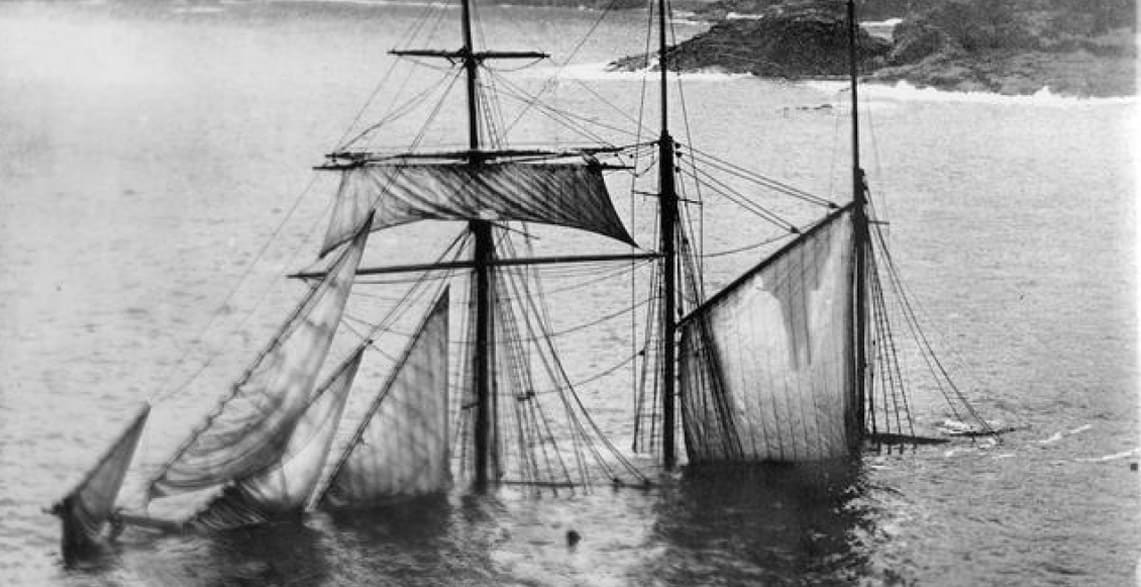 ‘Shipwreck on the Basque coast’ (c. 1890. Bermeo Municipal Archive).